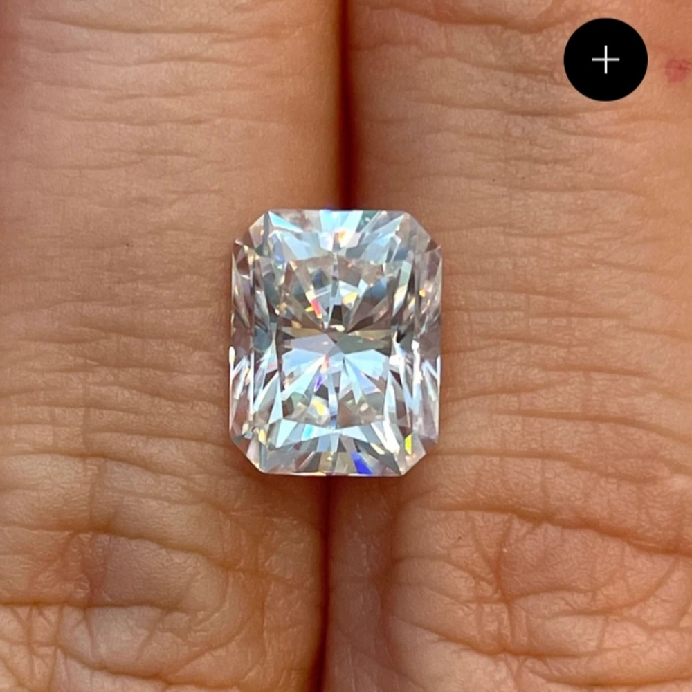 Radiant cut moissanite 5 carats